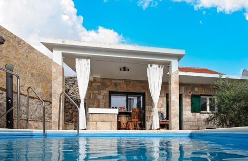 Siroke House | Villa Oaza Primošten With Heated Pool
