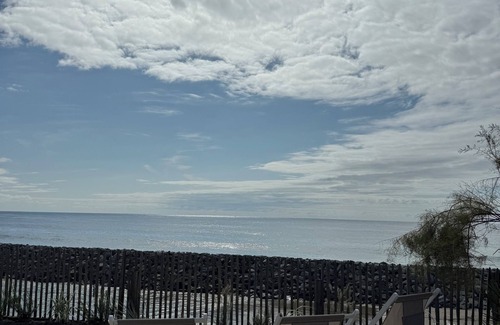 Soulac-sur-Mer Villa | Villa Ocean View with Direct Access to the Beach from the Garden