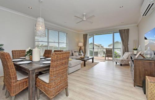 Caves Beach Villa | Villa Oceania at Caves Beach Villas