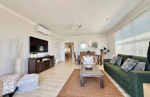 Caves Beach Villa | Villa Oceania at Caves Beach Villas