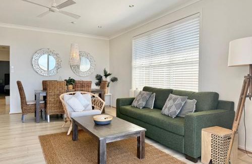 Caves Beach Villa | Villa Oceania at Caves Beach Villas