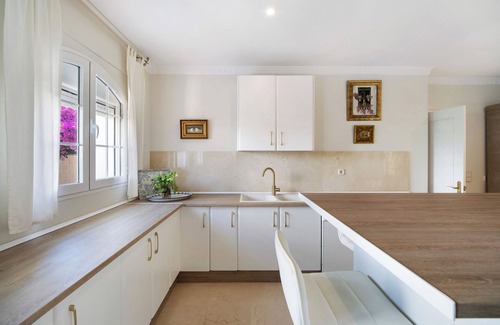 El Puerto de Santa Maria Villa | Villa 'Olmo Tree' with Private Pool, Wi-Fi and Air Conditioning