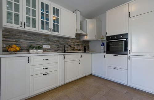Ist Villa | Villa on island for 8 people next to the crystal see