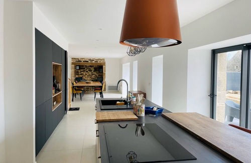 Plozevet Villa | Villa on the Bay of Audierne, 15 people, heated indoor pool, sea view, beach