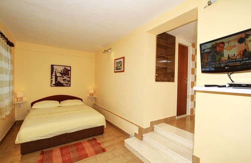 Okrug Donji Villa | Villa on the beach, large garden and terraces, 3 balconies, in a quiet area