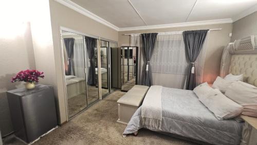 Witfield House | Villa on the East-Party House