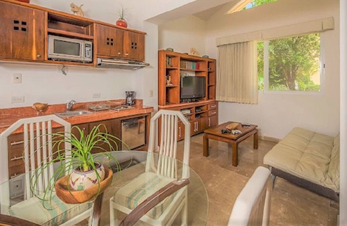 Puerto Aventuras House | Villa on the golf course, only 5 minutes walk to the turquoise blue sea