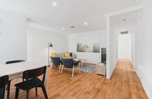 Dunsborough Villa | Villa on Valcross