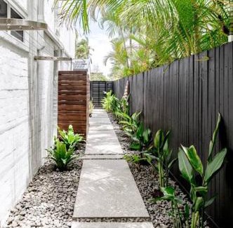 Noosa Heads Apartment | Villa One - Immaculate Townhouse on Noosa Parade