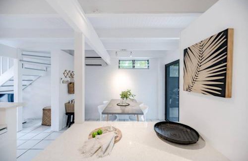 Noosa Heads Apartment | Villa One - Immaculate Townhouse on Noosa Parade