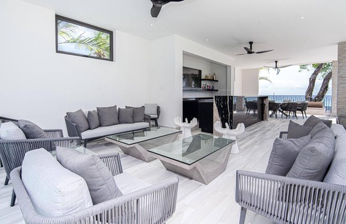 Weston Villa | Villa Onyx in Saint James by Personal Villas - Beachfront Luxury Villa with Pool and Beach Access