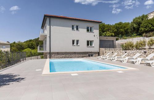 Povile Villa | Villa Opera