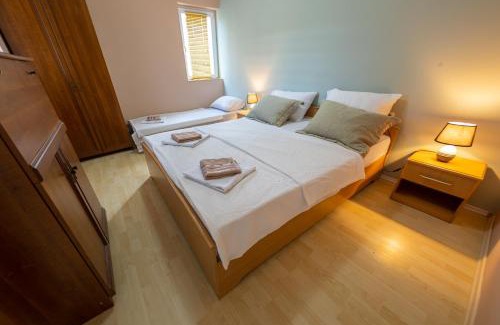 Hodbina Villa | Villa Orange House