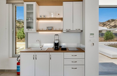 Menetai Villa | Villa 'Orelia Luxury 2' with Private Pool, Wi-Fi and Air Conditioning