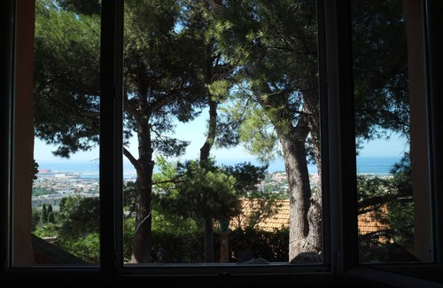 Verduron House | Villa overlooking the harbor facing the Islands