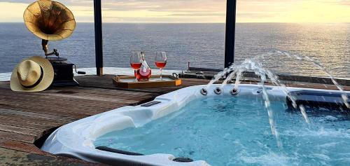 Prazeres House | Villa Palace Fernandes with Jacuzzi