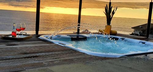 Prazeres House | Villa Palace Fernandes with Jacuzzi