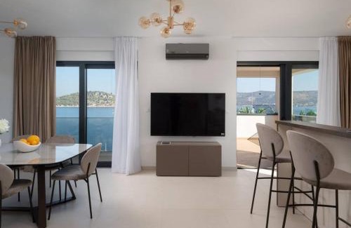 Razanj Villa | Villa Palm Bay 2, heated pool - 10 m from the sea