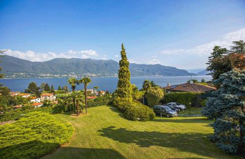 Porto Valtravaglia Apartment | Villa Panorama