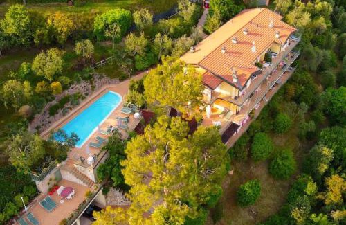 Gardone Riviera Apartment | Villa Panorama Residence