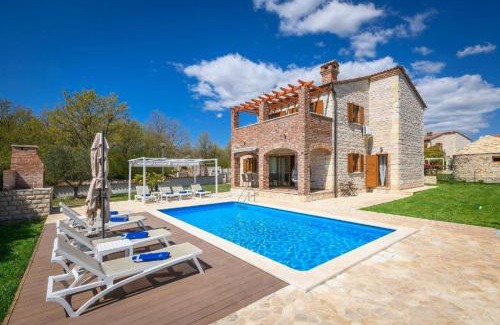 Butkovici House | Villa Paradis