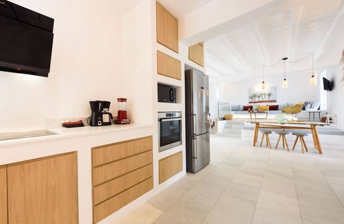 Nea Cryssi Akti House | Villa Paralia - Beach Acccess