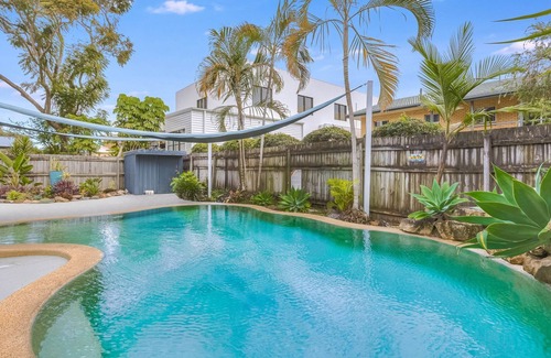 Currumbin House | Villa Paralia - Mediterranean Entertainers' Home in The Heart of Currumbin - Min. 3 Night Stays -