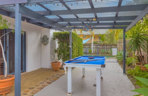 Currumbin House | Villa Paralia - Mediterranean Entertainers' Home in The Heart of Currumbin - Min. 3 Night Stays -