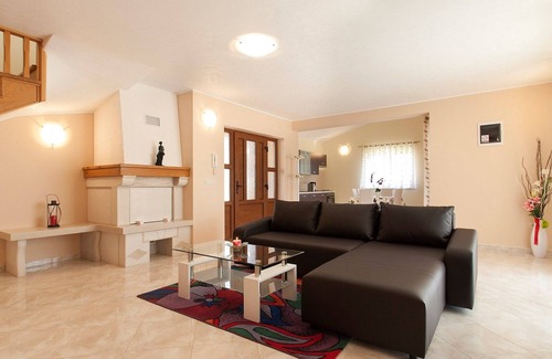 Mofardini Villa | Villa Paris III with Private Pool