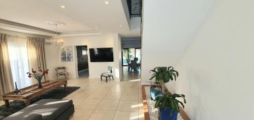 Cape Town Villa | Villa Parisienne Modern Guest house