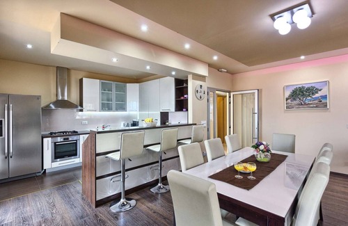 Dubravka Villa | Villa Pave Hilltop - six bedroom, pool, jacuzzi, for up to 16