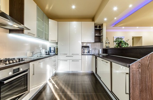 Dubravka Villa | Villa Pave - Six-Bedroom Villa with Terrace and Swimming Pool