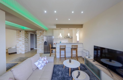 Dubravka Villa | Villa Pave - Six-Bedroom Villa with Terrace and Swimming Pool