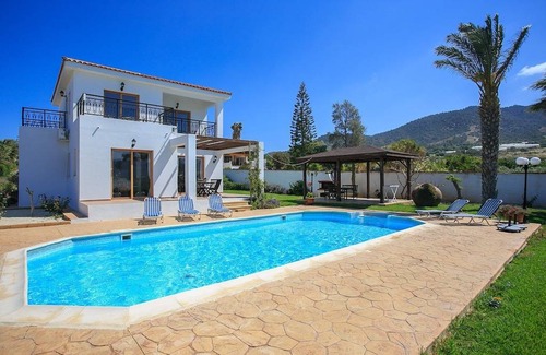 Nea Dimmata Villa | Villa Pelagos: Large Private Pool, Walk to Beach, Sea Views, A/C, WiFi