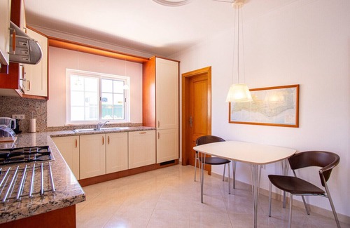 Mato Serrao Villa | Villa Perola, 3 bed villa walking distance of Carvoeiro, quiet location