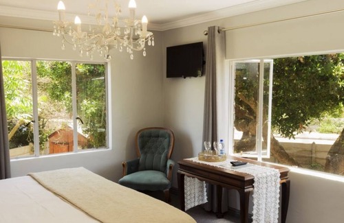 Jeffreys Bay Bed & Breakfast | Villa Petit