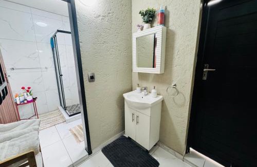Woodmead Apartment | Villa Picasso Sandton