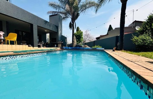 Woodmead Apartment | Villa Picasso Sandton