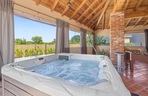 Cabrunici Villa | Villa Pietro enjoying the holiday