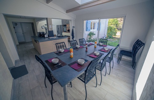 Soulac-sur-Mer Villa | Villa Piscine-Spa-Sauna, 25 persons, 5 mn from the ocean