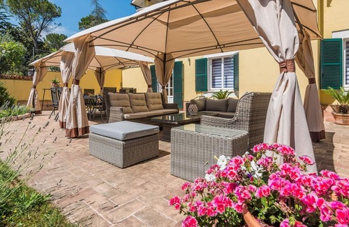 Mogliano Villa | Villa Poggio 12 - Six Bedroom Villa, Sleeps 12