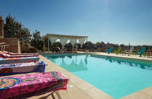 Foiano della Chiana Villa | Villa Poggio al Sole by VacaVilla