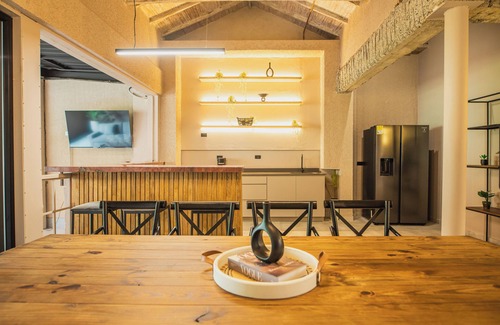 Las Lomas I House | Villa Pool/Jacuzzi 5-bedroom house with AC and WiFi in lovely Medellín provenza
