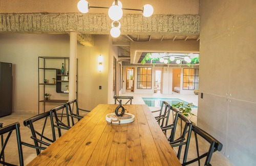 Las Lomas I House | Villa Pool/Jacuzzi 5-bedroom house with AC and WiFi in lovely Medellín provenza