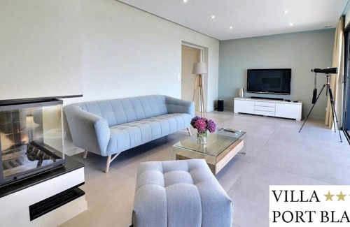 Plougasnou Villa | Villa Port Blanc facing the beach SPA and SPA de Nage