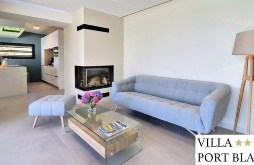 Plougasnou Villa | Villa Port Blanc facing the beach SPA and SPA de Nage