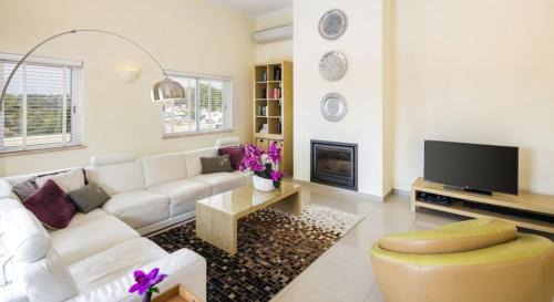 Carvoeiro Villa | Villa Povo Do Burro, Beautiful And Elegant Villa, Few Minutes Walk To Resort Centre