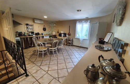 Le Puy-Sainte-Reparade Villa | Villa Provence