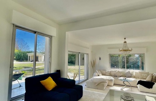 Saint-Yrieix-sur-Charente Villa | Villa Prestige
