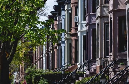 South Slope Apartment | Villa Prospect Park West QBR (sleeps 2) & Living Room in 2 BR apt
